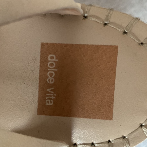 Dolce Vita cream wedge sandals - Picture 2 of 4